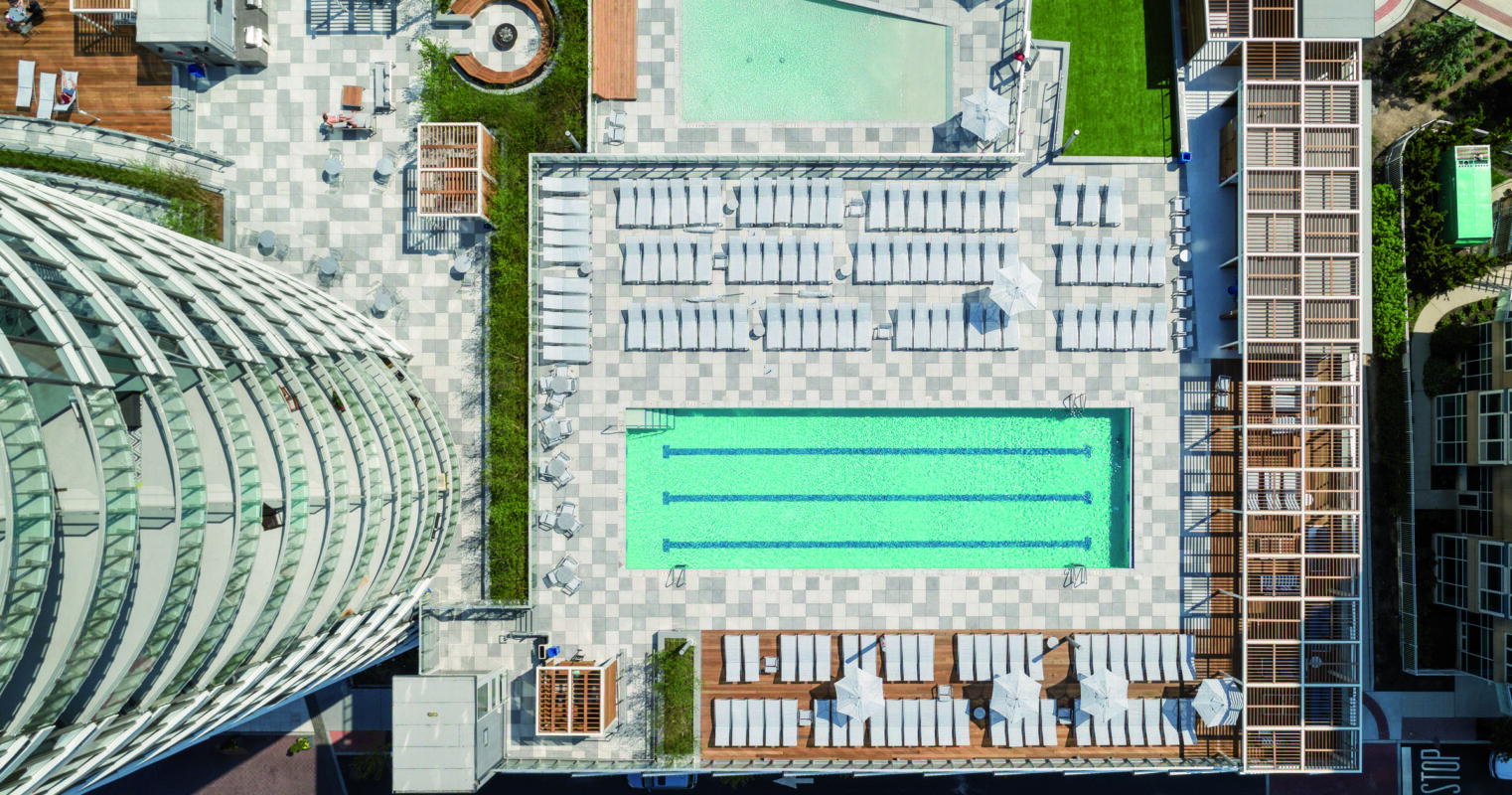 The Ellipse apartment tower, Jersey City, New Jersey. Architect: HLW International. Photographer: Mike Van Tassell Photography, LLC